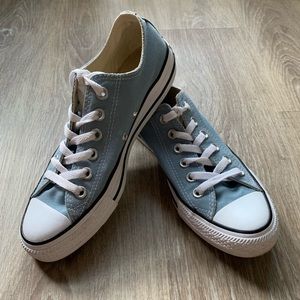 Classic canvas low top converse shoes